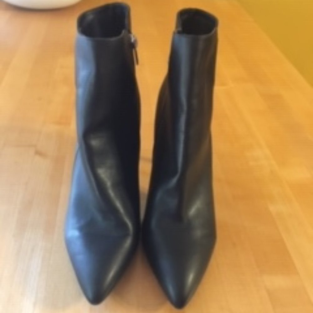 Zigi Soho Size 11 Booties Point Toe Black Stiletto